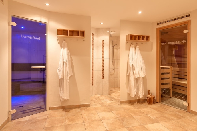 Imagen de la piscina del Hotel Nova. Foto 17