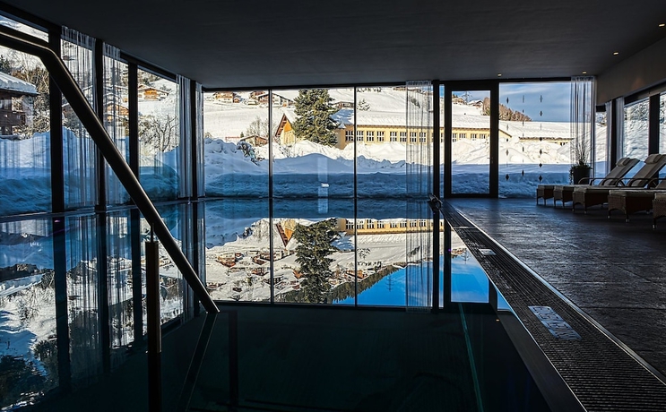 Imagen de la piscina del Hotel Nova, Gaschurn. Foto 16