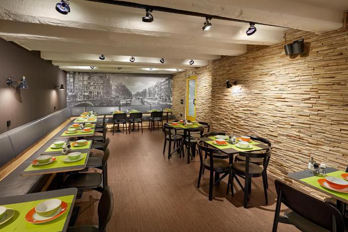 Imagen del bar/restaurante del Hotel Nova Hotel and Apartments. Foto 2