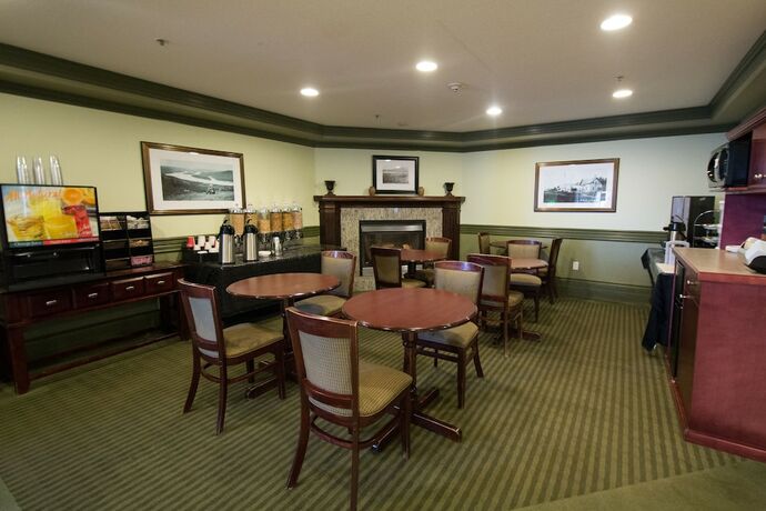 Imagen del bar/restaurante del Hotel Nova Inn Peace River, Peace River. Foto 11