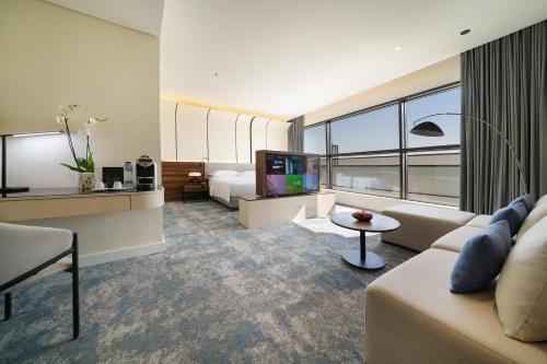 Imagen de la habitación del Hotel Nova M, Edge by Rotana. Foto 13