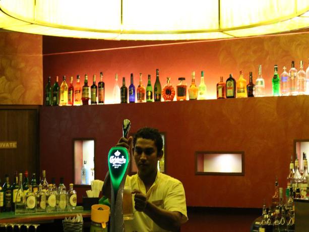 Imagen del bar/restaurante del Hotel Nova Maldives. Foto 4