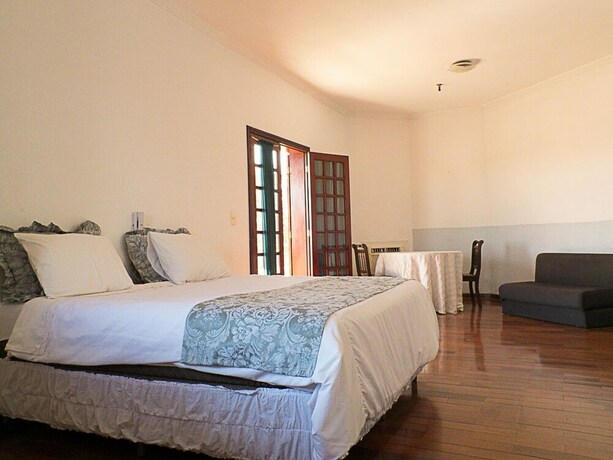 Imagen de la habitación del Hotel Nova Odessa. Foto 8