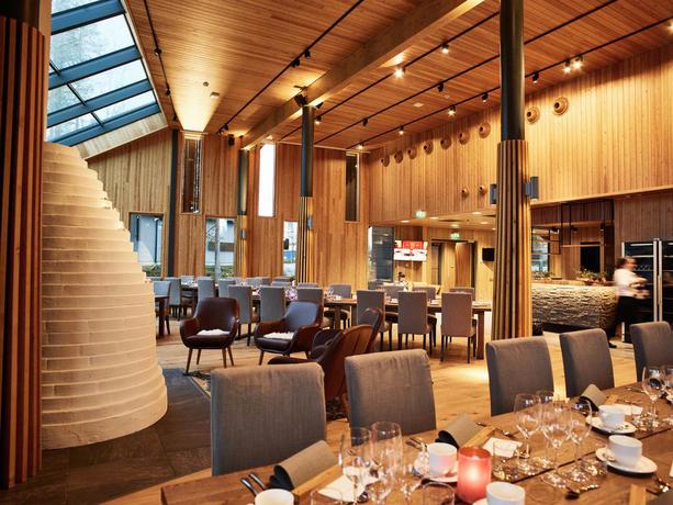 Imagen del bar/restaurante del Hotel Nova Skyland. Foto 7