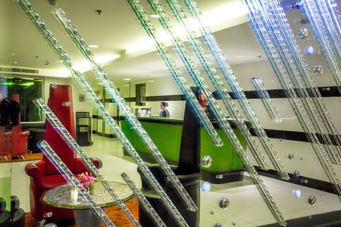 Imagen de los interiores del Hotel Nova Suites Pattaya By Compass Hospitality. Foto 10