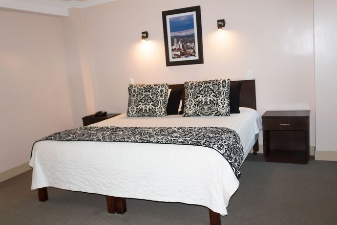 Imagen de la habitación del Hotel Novalux. Foto 12
