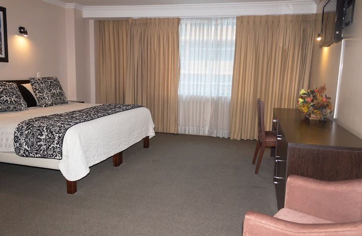 Imagen de la habitación del Hotel Novalux. Foto 16