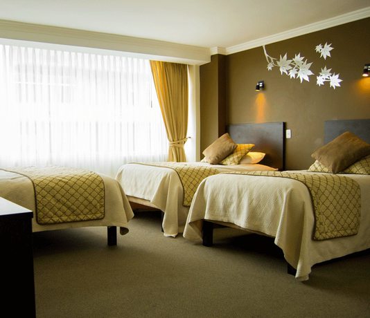 Imagen de la habitación del Hotel Novalux. Foto 17