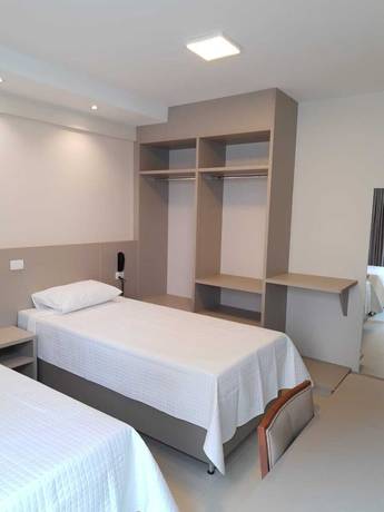 Imagen de la habitación del Hotel Novares. Foto 12