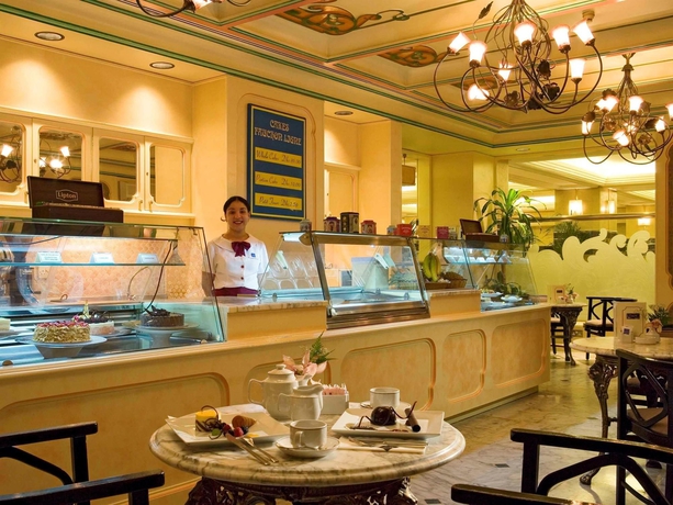 Imagen del bar/restaurante del Hotel Novel City Center. Foto 3