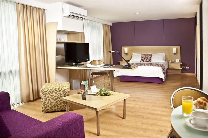 Imagen de los interiores del Hotel Novelty Suites. Foto 11