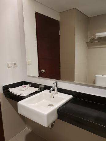 Imagen de la habitación del Hotel Novena. Foto 16