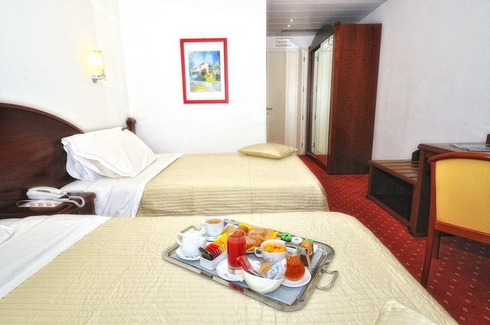 Imagen de la habitación del Hotel Noventa. Foto 12