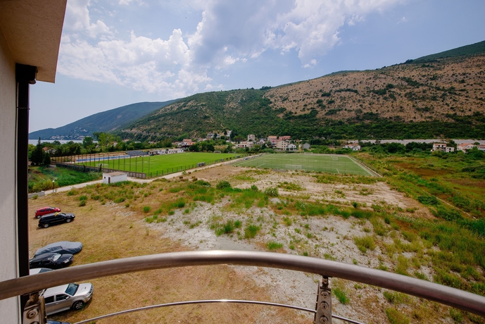 Imagen de la habitación del Hotel Novi, Igalo. Foto 10
