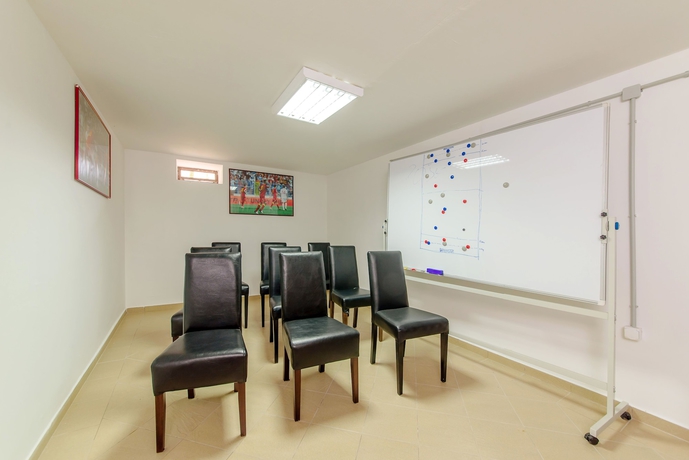 Imagen de los interiores del Hotel Novi, Igalo. Foto 18