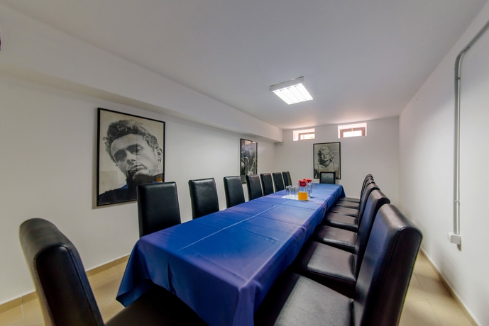 Imagen de los interiores del Hotel Novi, Igalo. Foto 19