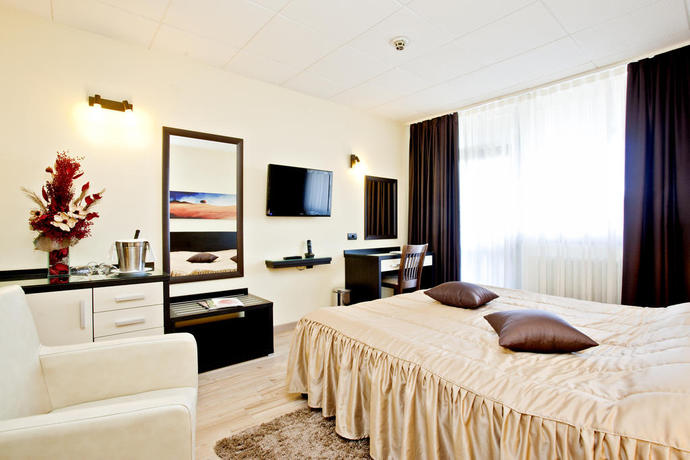 Imagen de la habitación del Hotel Novi Sad. Foto 13