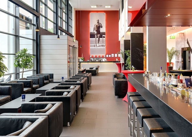 Imagen del bar/restaurante del Hotel Novina Herzogenaurach Herzo Base. Foto 3