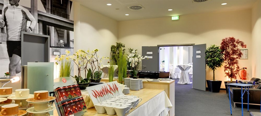 Imagen de los interiores del Hotel Novina Herzogenaurach Herzo Base. Foto 13