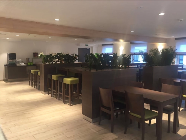 Imagen del bar/restaurante del Hotel Novina Sleep Inn Herzogenaurach. Foto 3