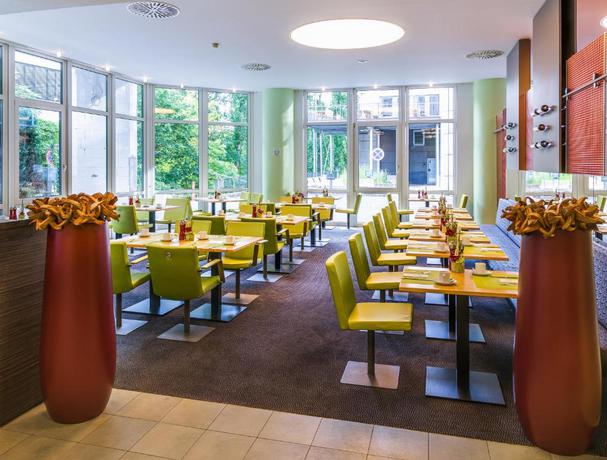 Imagen del bar/restaurante del Hotel Novina W&ouml;hrdersee N&uuml;rnberg City. Foto 3