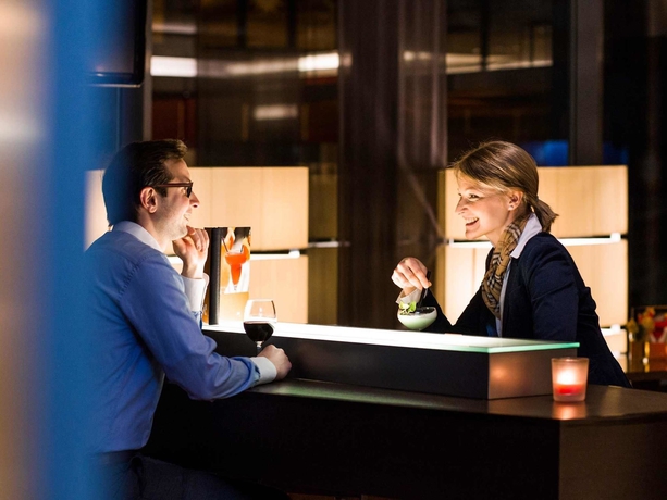 Imagen del bar/restaurante del Hotel Novotel Aachen City. Foto 11