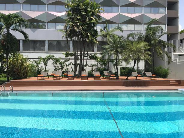 Imagen de la piscina del Hotel Novotel Abidjan. Foto 6