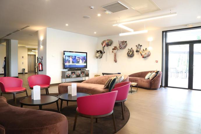 Imagen de los interiores del Hotel Novotel Abidjan Plateau. Foto 5