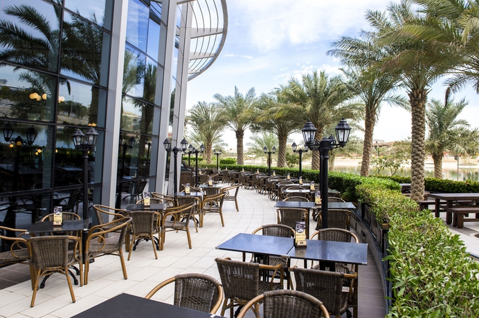 Imagen del bar/restaurante del Hotel Novotel Abu Dhabi Gate. Foto 2