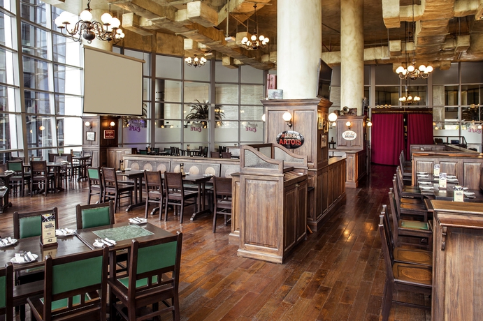 Imagen del bar/restaurante del Hotel Novotel Abu Dhabi Gate. Foto 3