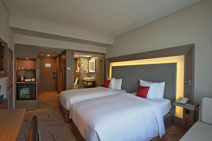 Imagen de la habitación del Hotel Novotel Ahmedabad. Foto 6