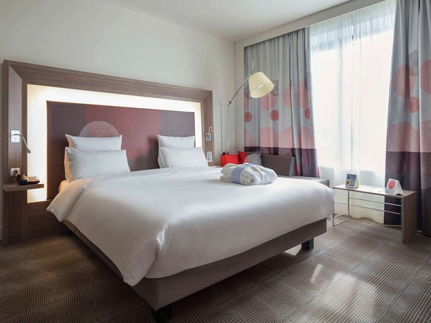 Imagen de la habitación del Hotel Novotel Almaty City Center. Foto 10