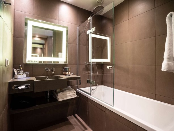 Imagen de la habitación del Hotel Novotel Almaty City Center. Foto 11