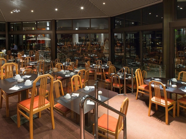 Imagen del bar/restaurante del Hotel Novotel Amboise. Foto 13