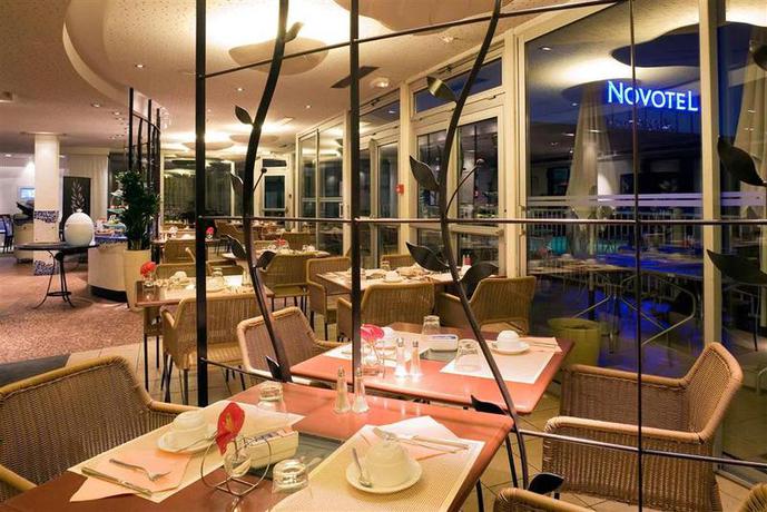 Imagen del bar/restaurante del Hotel Novotel Amiens Pôle Jules Verne. Foto 5