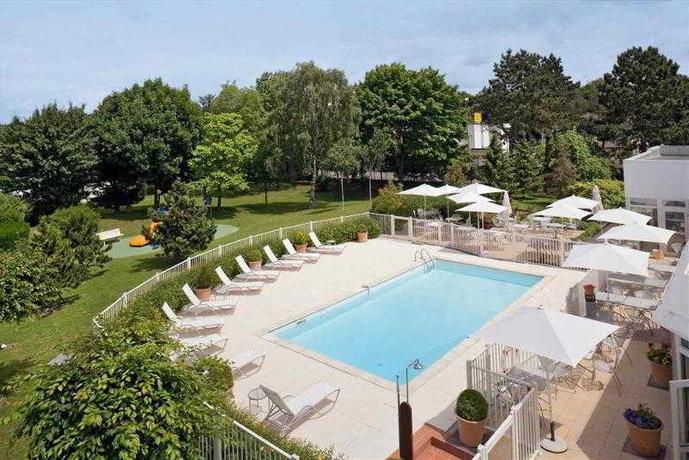 Imagen de la piscina del Hotel Novotel Amiens Pôle Jules Verne. Foto 19