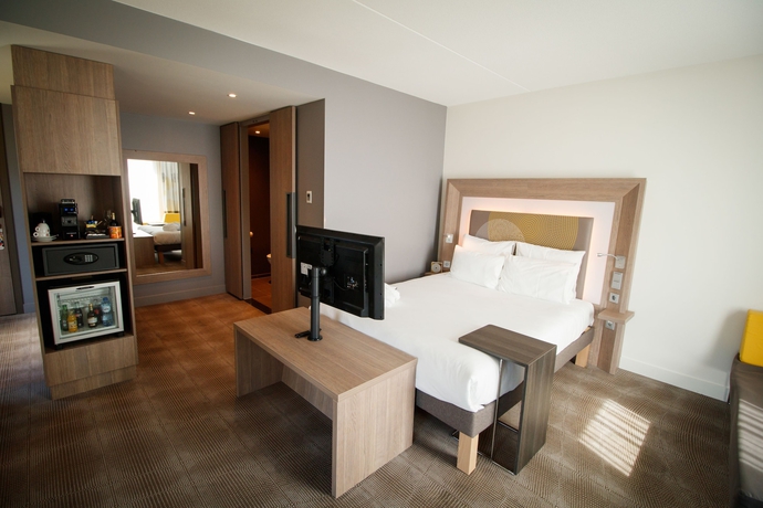 Imagen de la habitación del Hotel Novotel Amsterdam Schiphol Airport. Foto 5
