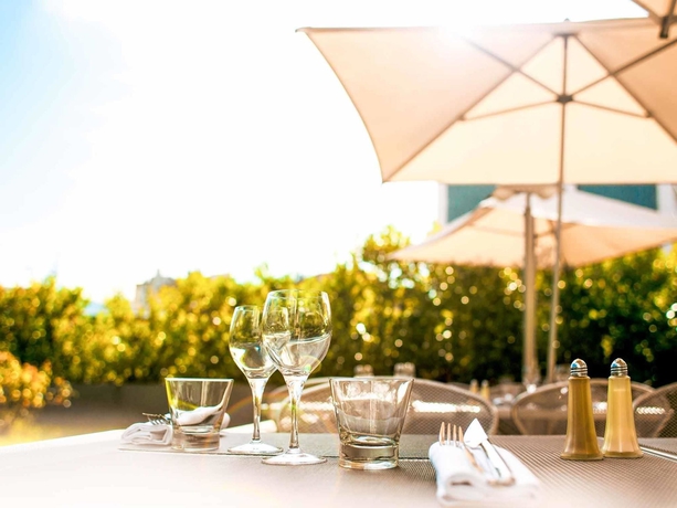 Imagen del bar/restaurante del Hotel Novotel Annecy Centre. Foto 5