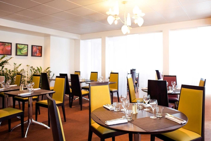 Imagen del bar/restaurante del Hotel Novotel Annecy Centre. Foto 7