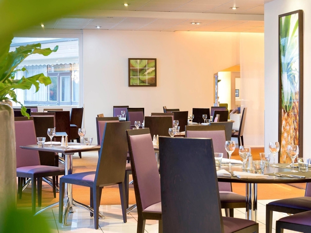 Imagen del bar/restaurante del Hotel Novotel Antibes Sophia Antipolis. Foto 8
