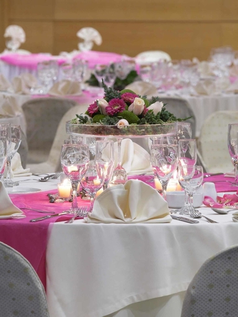 Imagen de la piscina del Hotel Novotel Athenes. Foto 15