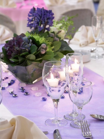 Imagen de la piscina del Hotel Novotel Athenes. Foto 16