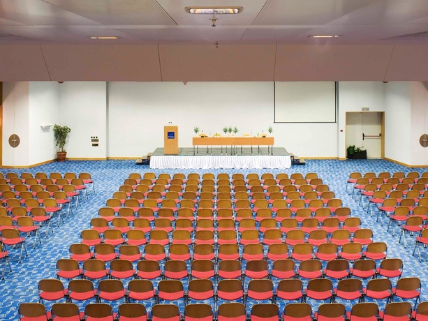 Imagen de los interiores del Hotel Novotel Athenes. Foto 8