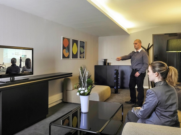 Imagen de los interiores del Hotel Novotel Avignon Centre. Foto 8