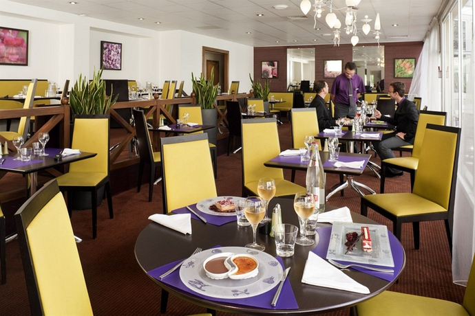 Imagen del bar/restaurante del Hotel Novotel Avignon Nord. Foto 6