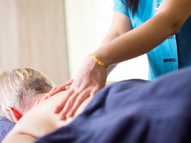 Imagen de los interiores del Hotel Novotel Bahrain Al Dana Resort. Foto 15