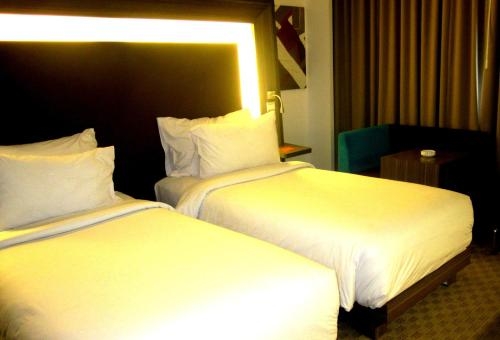 Imagen de la habitación del Hotel Novotel Bangka & Convention Center. Foto 9