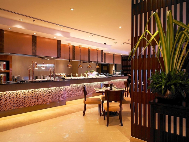 Imagen del bar/restaurante del Hotel Novotel Bangkok Bangna. Foto 6