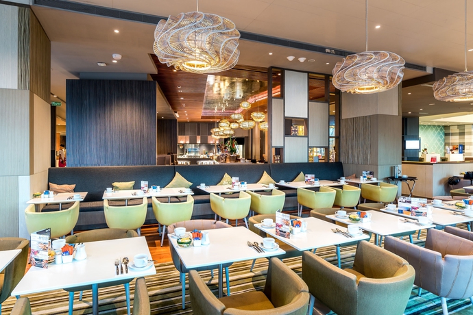Imagen del bar/restaurante del Hotel Novotel Bangkok Platinum - Sha Extra Plus. Foto 2