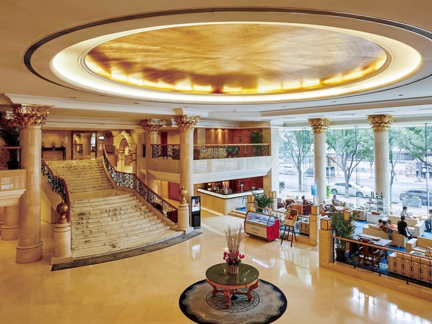 Imagen de los interiores del Hotel Novotel Beijing Peace. Foto 16